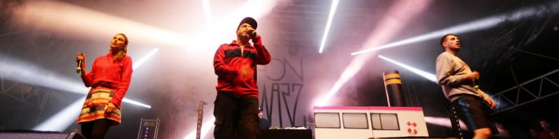 HB-People.de präsentiert: Neonschwarz im Schlachthof