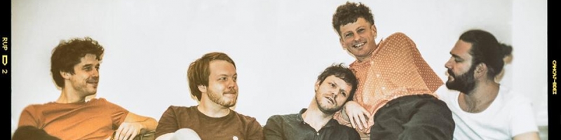 Balkanbeats, Akkordeon und Pina Colada