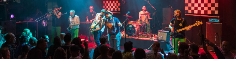 Fotos vom Grand Ska Circus im Schlachthof