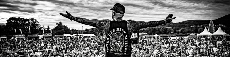 „Bei allen anderen aus der Band rennst Du mit Cola-Korn offene Scheunentore ein“