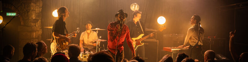 Milliarden und MOLA im Tower Musikclub Bremen