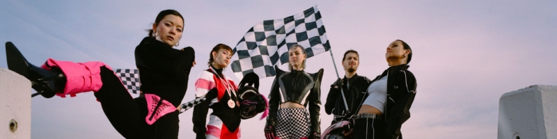 Eine performative Show zwischen Pop, Rock und Punk