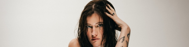 Singer-Songwriterin mit modernem Pop-Sound