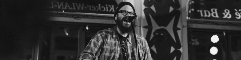 Ein Solo-Antifolk-Folkpunk-Songwriter