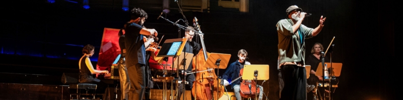 Mikis Takeover! Ensemble & Samy Deluxe in der Glocke