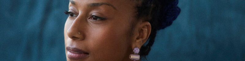 Blues-Dichterin aja monet im Theater